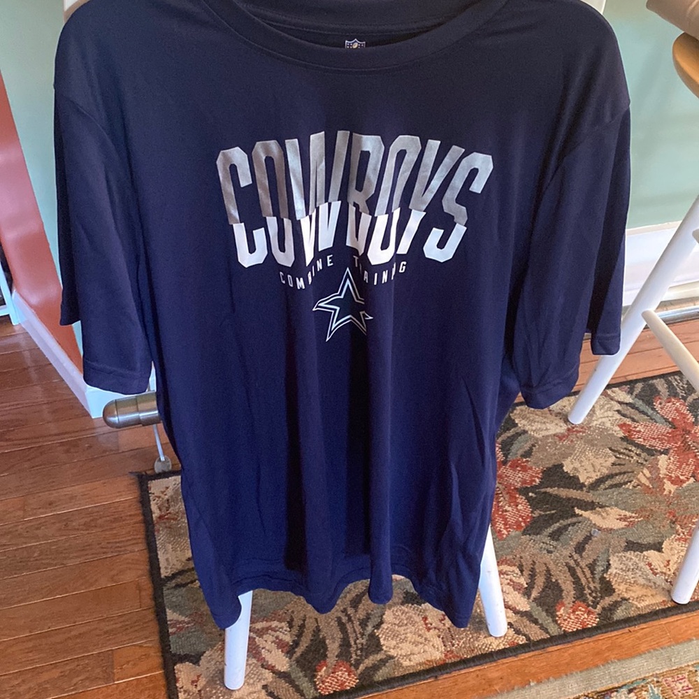 Mens XL cowboys NFL teal appearel. Brand new. Navy color.